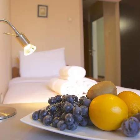 Srbija-free Parking 3*
