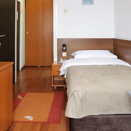 Srbija-free Parking Hotel 3*