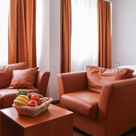 Srbija-free Parking Hotel 3*