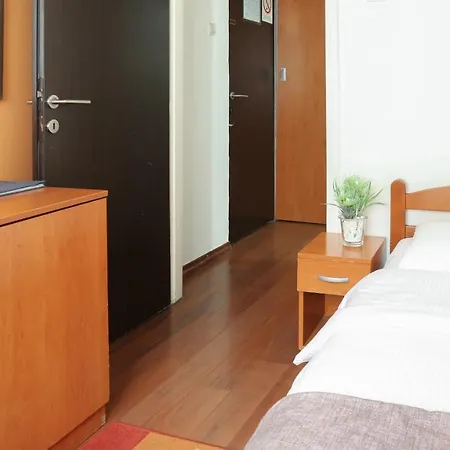 Hotel Srbija-free Parking 3*