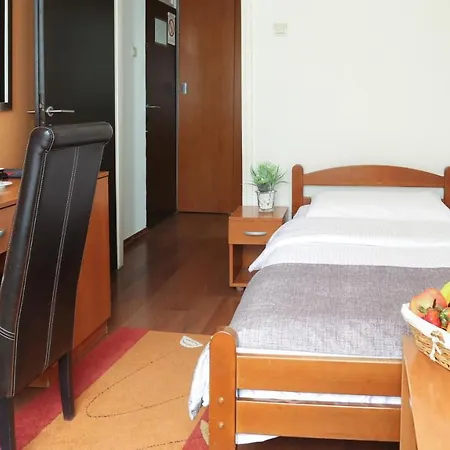 Hotel Srbija-free Parking