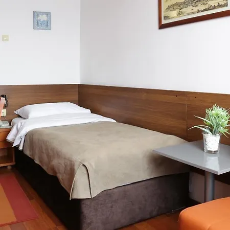 Hotel Srbija-free Parking