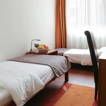 Srbija-free Parking Hotel Beograd