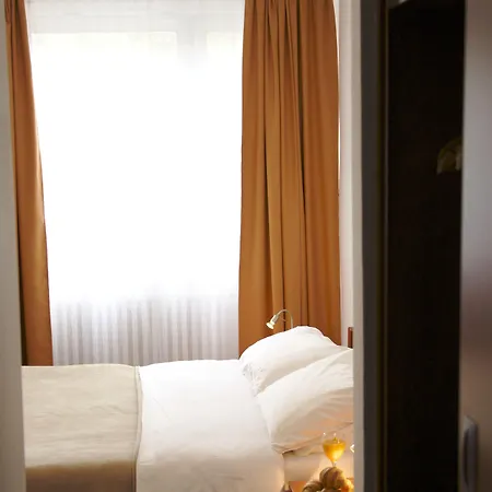 Srbija-free Parking Hotel