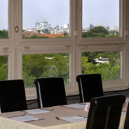 Srbija-free Parking 3*