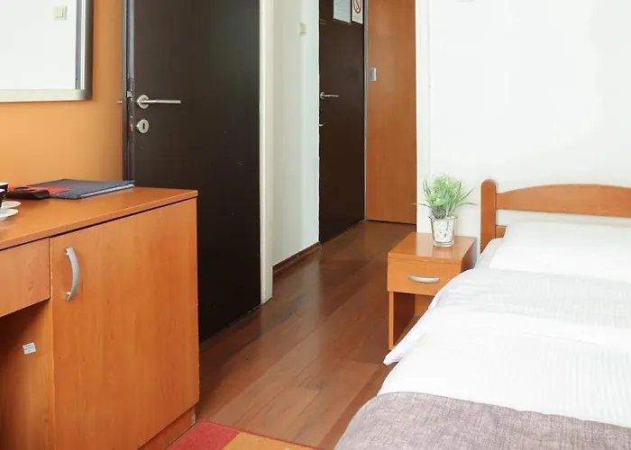 Hotel Srbija-free Parking 3*