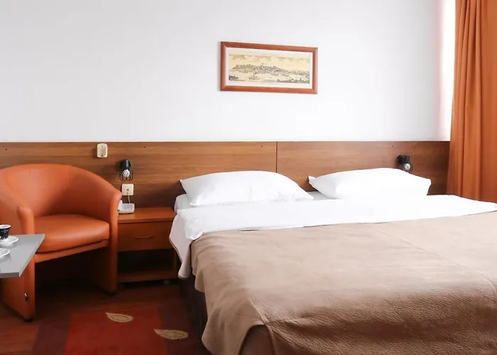 Srbija-free Parking 3*