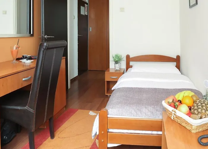 Hotel Srbija-free Parking