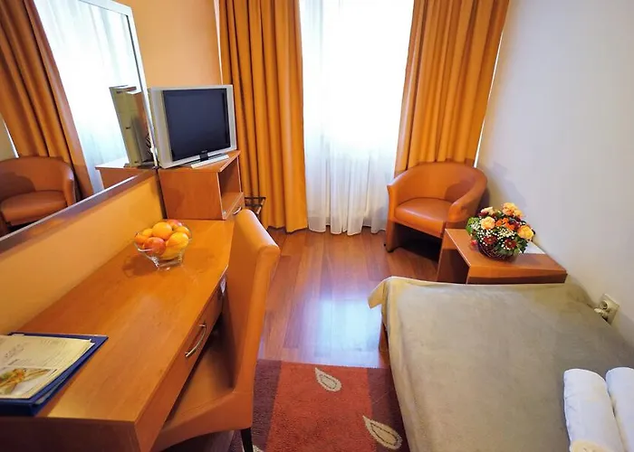 Srbija-free Parking Hotel 3*